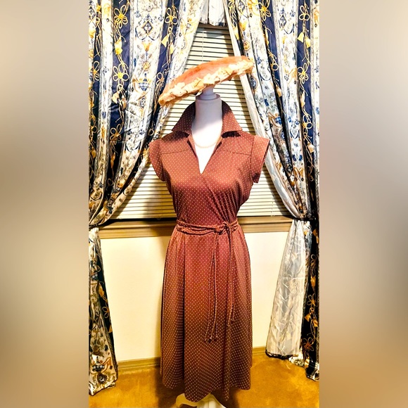 Pretty Woman At The Derby. | Color: Brown/White | Size: 12 | Sophiebshopping's Closet Pretty Woman At The Derby. | Color: Brown/White | Size: 12 | Sophiebshopping's Closet